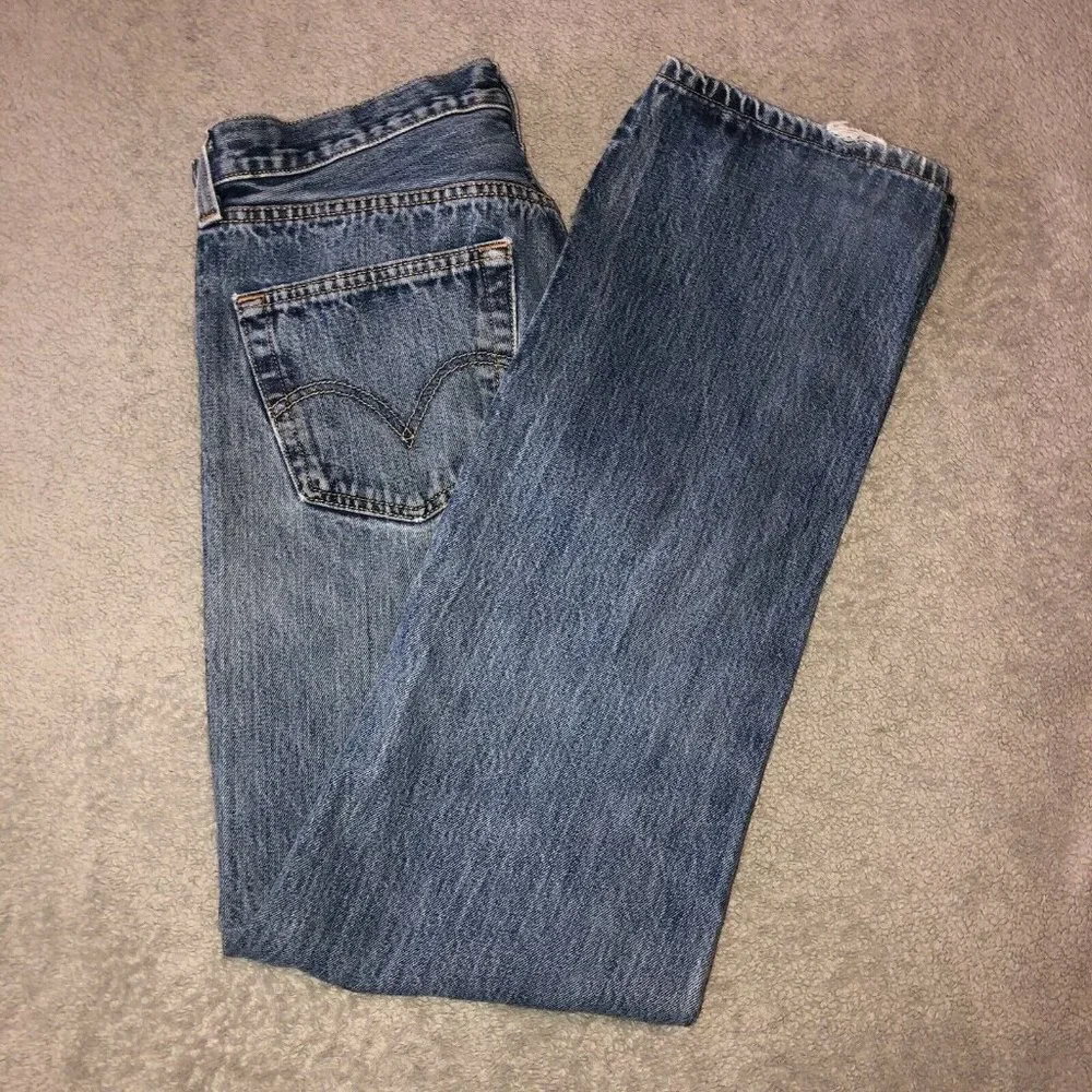 Vintage LEVIS 501 Straight Leg Button Fly Med Stonewash Denim Jeans Sz 34